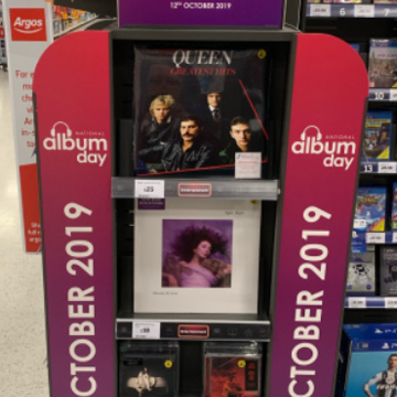 Supermarkets join in the National Album Day celebrations in stores