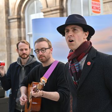 MAXIMO PARK AMAZE PASSENGERS WITH SURPRISE HOMETOWN PERFORMANCE AT NEWCASTLE STATION AHEAD OF  NATIONAL ALBUM DAY